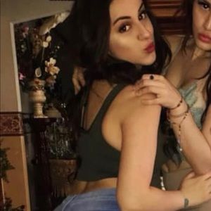 Meet your Posher, Gloria